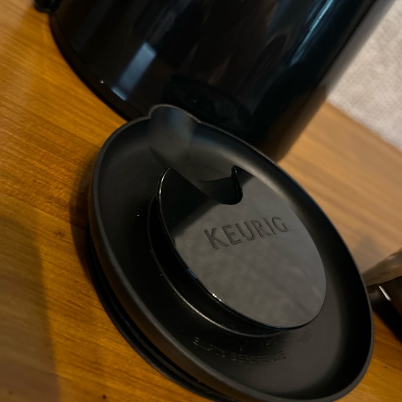 KEURIG 2.0 Black COFFEE INSULATED POT 4-6 Cup K CARAFE 32oz. Silver Handle - Picture 6 of 11